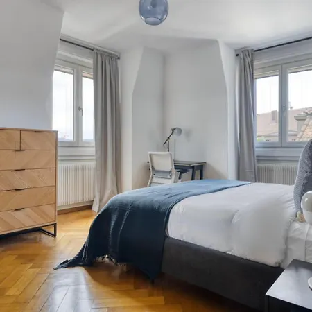 Downtown Apartment *