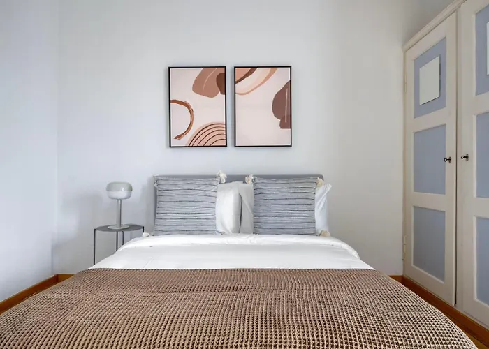 Downtown Apartment *